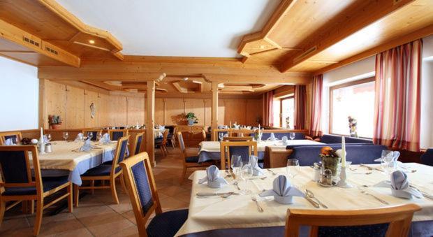 Hotel Taxacher Кирхберг ин Тирол Екстериор снимка