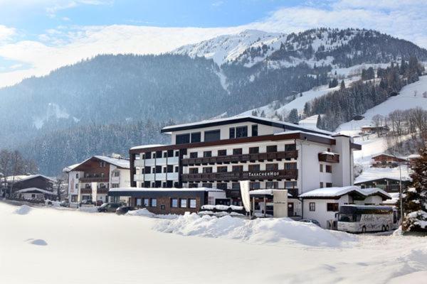 Hotel Taxacher Кирхберг ин Тирол Екстериор снимка